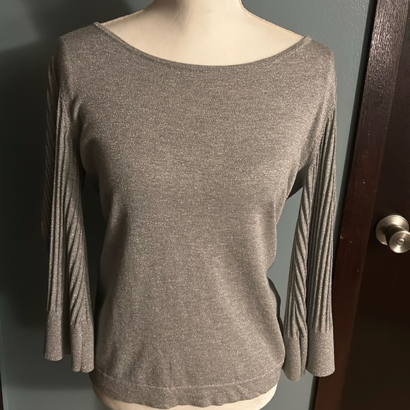 NWOT Talbots Silver Bell Sleeve Sweater Size 8 Beautiful Sweater - Picture 1 of 8